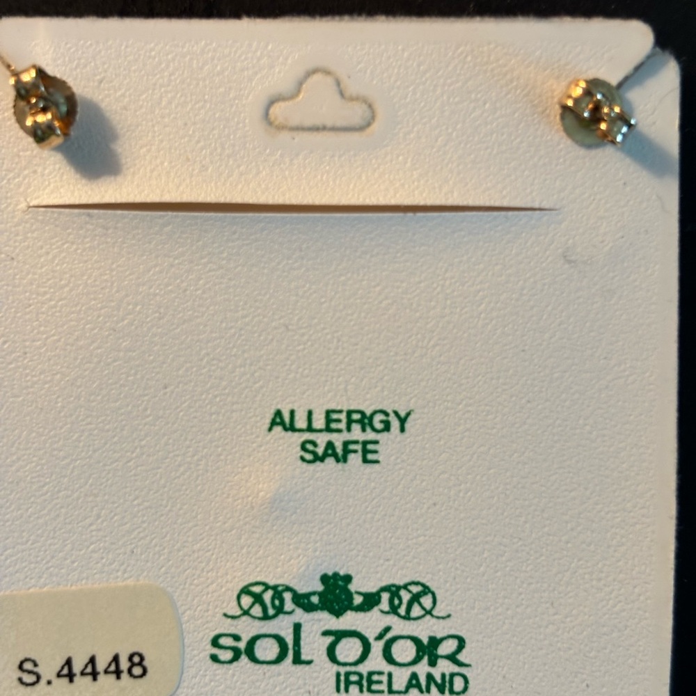 18K Gold Plated Jewelry Set with Green Accents - Picture 5 of 7